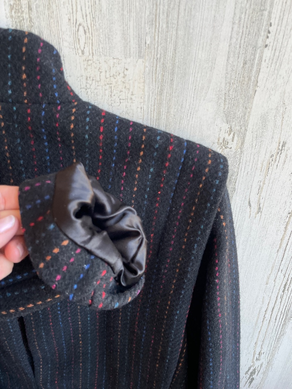 VINTAGE WOOL COAT SIZE 14 BLACK WITH MULTICOLORED THREADING MID LENGTH P… - Picture 12 of 15
